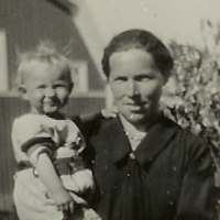Ebba på armen, kanske 1932 eller 33