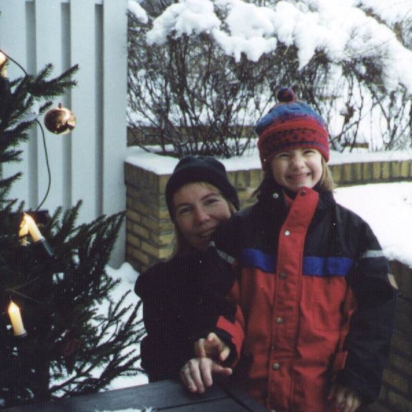 jul 1999 med julgran på uteplatsen